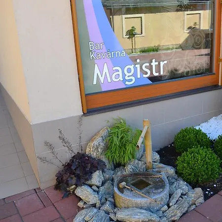 Magistr *